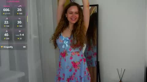 Snapshot of kendraedger chatting on 10-04-25, 06:28 Kira online show from 10-04-25, 06:28