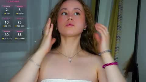 Snapshot of kendraedger chatting on 10-16-25, 06:31 Kira online show from 10-16-25, 06:31