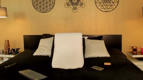 KENDRA online show from 12-20-24, 01:14