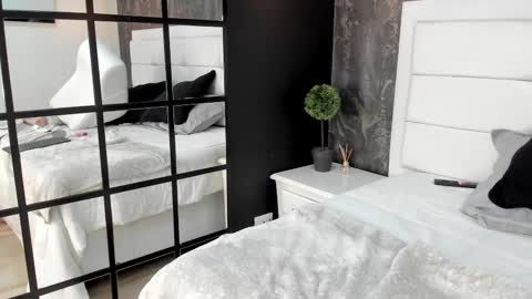 KENDRA online show from 02-28-25, 12:43