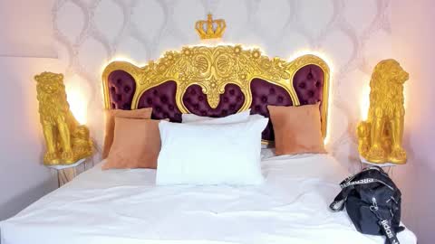 Kendral  online show from 09-24-25, 04:16