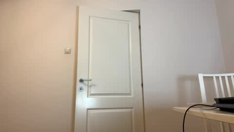 Snapshot of kennasoft chatting on 10-18-25, 04:08 Kenna next time online - 2nd of Dec online show from 10-18-25, 04:08