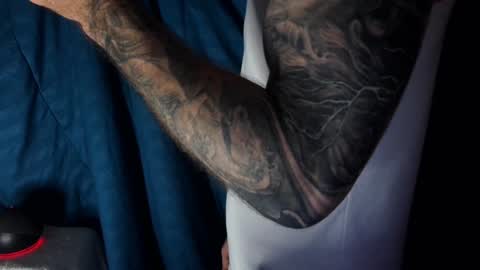 Snapshot of kennerfox77 chatting on 01-07-25, 01:28 Kennfox777 online show from 01-07-25, 01:28