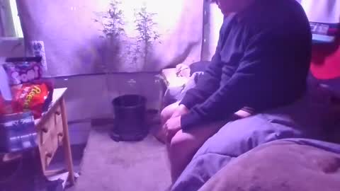 Snapshot of kenneth69h chatting on 02-27-25, 04:43 kenneth69h online show from 02-27-25, 04:43