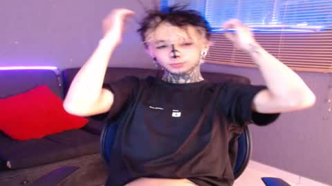 Snapshot of kenny__hot chatting on 11-25-25, 03:12 kenny online show from 11-25-25, 03:12