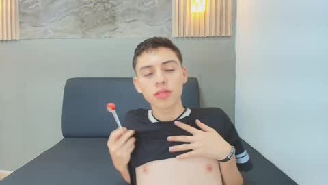 Snapshot of kenny_hank chatting on 03-16-26, 05:44 kenny_hank online show from 03-16-26, 05:44