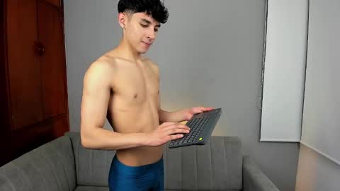 Snapshot of kens_boys chatting on 03-05-25, 05:07 Jeronimo y Felipe online show from 03-05-25, 05:07