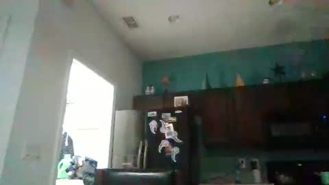 Snapshot of kensvix chatting on 11-17-25, 01:44 kensvix online show from 11-17-25, 01:44