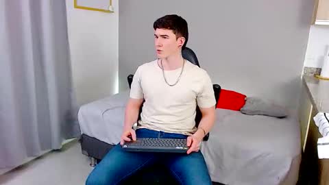 Santiago online show from 02-08-26, 02:48