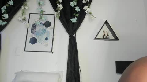 KENTHA  online show from 03-25-26, 10:21