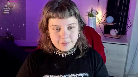 Snapshot of kenziesharik chatting on 10-30-25, 04:36 Kenzie online show from 10-30-25, 04:36