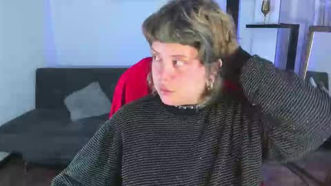 Snapshot of kenziesharik chatting on 11-17-25, 04:40 Kenzie online show from 11-17-25, 04:40