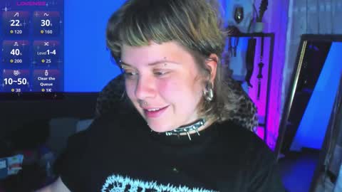 Snapshot of kenziesharik chatting on 11-30-25, 04:38 Kenzie online show from 11-30-25, 04:38