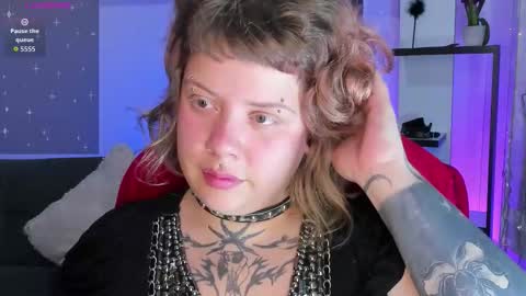 Snapshot of kenziesharik chatting on 02-04-26, 04:40 Kenzie online show from 02-04-26, 04:40