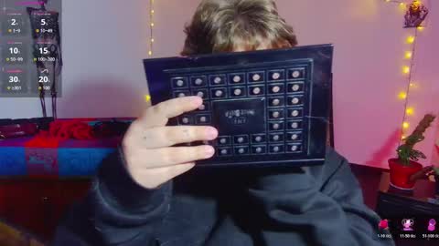 Snapshot of kenziesharik chatting on 03-08-26, 04:27 Kenzie online show from 03-08-26, 04:27