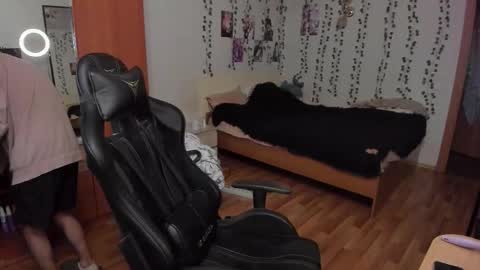 Looking for a moderator I PVT IS OPEN online show from 11-26-25, 11:11