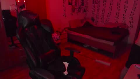 Looking for a moderator I PVT IS OPEN online show from 12-19-25, 11:06