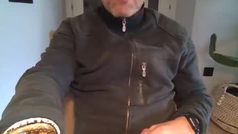 Snapshot of kermitgp3 chatting on 12-04-25, 09:18 Anton online show from 12-04-25, 09:18