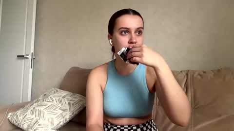 Lina online show from 07-26-26, 05:04