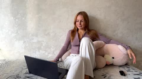 Elizabeth online show from 11-07-25, 01:16