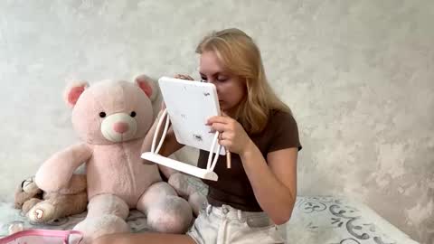 Elizabeth online show from 12-16-25, 11:21