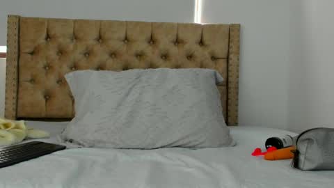 Kery Hillson online show from 09-20-25, 01:01