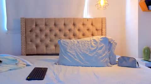 Kery Hillson online show from 03-26-26, 02:22