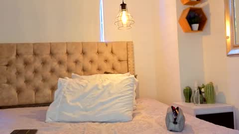 Kery Hillson online show from 04-09-26, 02:11