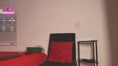 Snapshot of kesha_rosse_ chatting on 06-12-26, 06:34 KESHA online show from 06-12-26, 06:34