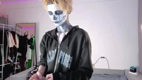 Kessy online show from 10-31-25, 10:44