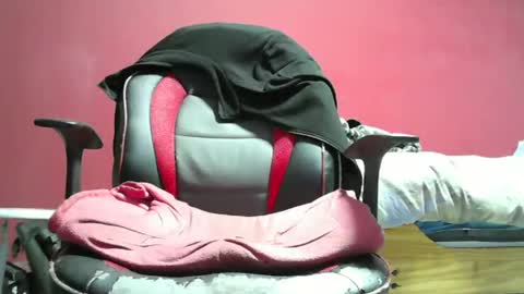 kev19922 online show from 12-27-24, 08:39