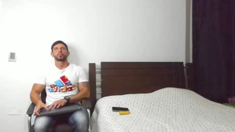 Snapshot of kevin_malone22 chatting on 01-31-25, 11:35 kevin_malone22 online show from 01-31-25, 11:35