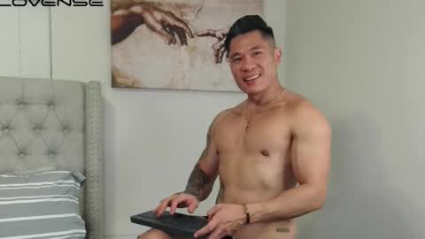 Snapshot of kevinkham chatting on 02-10-26, 12:37 kevinkham online show from 02-10-26, 12:37