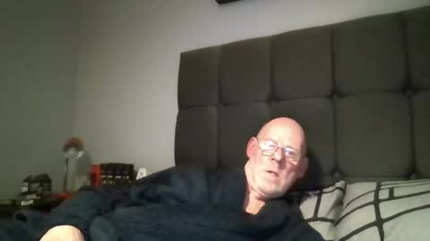 Snapshot of kevlooking4sez chatting on 01-28-25, 11:50 kevlooking4sez online show from 01-28-25, 11:50