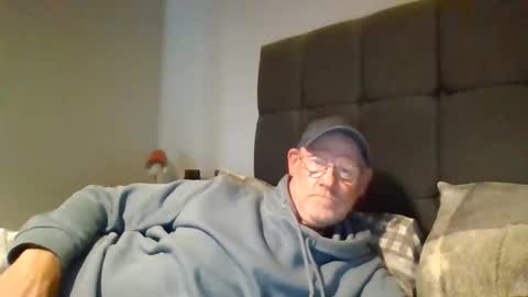 Snapshot of kevlooking4sez chatting on 09-10-25, 05:13 kevlooking4sez online show from 09-10-25, 05:13