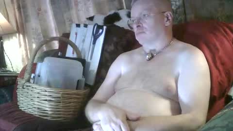 kevydaddyhubby2 online show from 04-04-26, 08:39