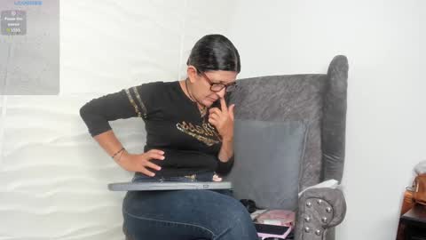 Snapshot of keyla_milf chatting on 03-07-25, 03:08 Keila Milf online show from 03-07-25, 03:08