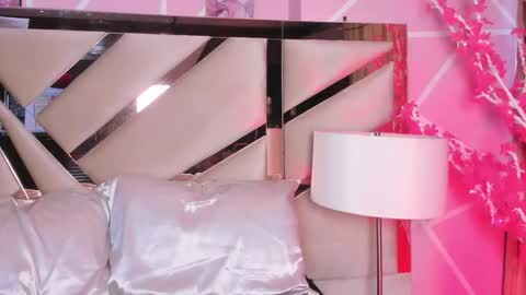 Keyla noa online show from 05-18-26, 11:27