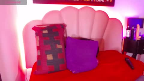 Snapshot of keylibrownn_ chatting on 12-20-25, 07:59 Ginna online show from 12-20-25, 07:59