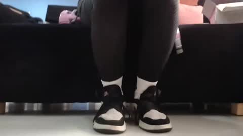     online show from 02-19-25, 05:49