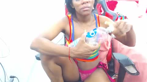 Snapshot of keyra_dainty chatting on 01-05-25, 10:53 Sandy Saenz online show from 01-05-25, 10:53