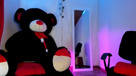 Snapshot of keyth_clement chatting on 02-04-25, 03:26 Keyth  online show from 02-04-25, 03:26