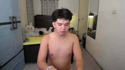 Snapshot of kh4lexx chatting on 01-09-26, 03:37 Arch online show from 01-09-26, 03:37