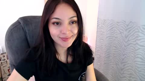 Snapshot of khal_girl chatting on 02-12-25, 02:35 Liss online show from 02-12-25, 02:35