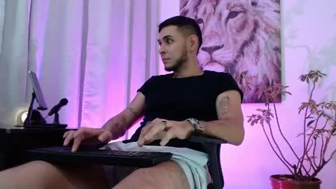 Snapshot of khalican chatting on 05-02-26, 04:17 KhalicaN online show from 05-02-26, 04:17