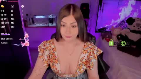 Snapshot of khionebesset chatting on 01-15-25, 06:33 Khi. online show from 01-15-25, 06:33