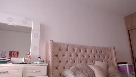 khloe33 online show from 02-22-25, 05:35