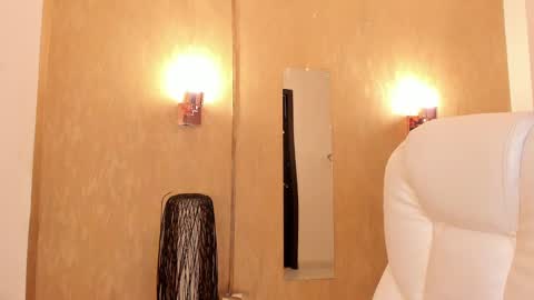 Khloe online show from 02-18-25, 03:43