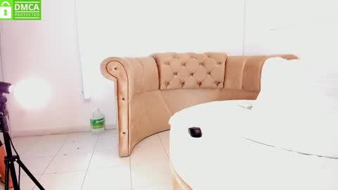 Khloe online show from 01-22-25, 10:40