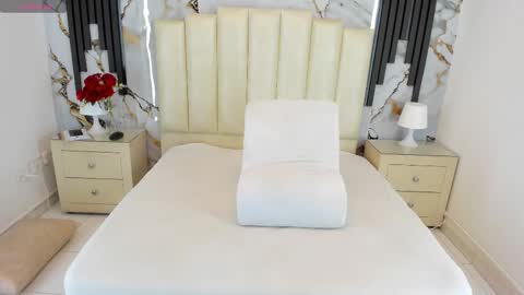 Khloe online show from 02-20-25, 05:12